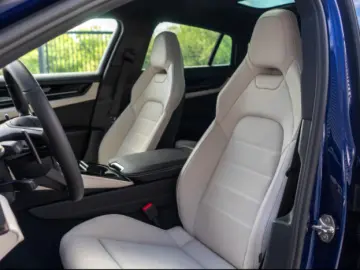 Porsche Panamera 4 E-Hybrid Active-Ride InnoDrive e BOSE