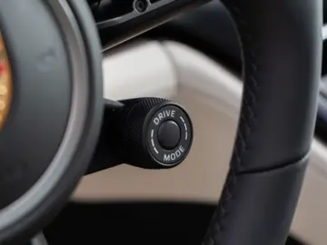 Porsche Panamera 4 E-Hybrid Active-Ride InnoDrive e BOSE