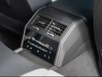 Porsche Panamera 4 E-Hybrid Active-Ride InnoDrive e BOSE