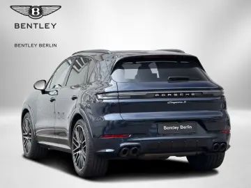 PORSCHE Cayenne S Sport-Design Hinterachslenkung BOSE