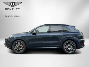 PORSCHE Cayenne S Sport-Design Hinterachslenkung BOSE