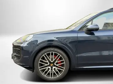 PORSCHE Cayenne S Sport-Design Hinterachslenkung BOSE