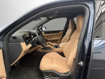 PORSCHE Cayenne S Sport-Design Hinterachslenkung BOSE