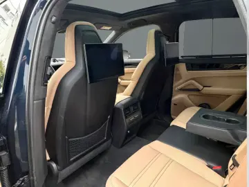 PORSCHE Cayenne S Sport-Design Hinterachslenkung BOSE