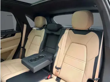 PORSCHE Cayenne S Sport-Design Hinterachslenkung BOSE