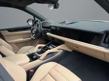 PORSCHE Cayenne S Sport-Design Hinterachslenkung BOSE
