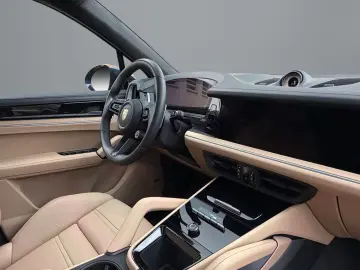 PORSCHE Cayenne S Sport-Design Hinterachslenkung BOSE