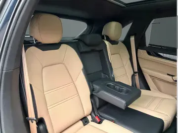 PORSCHE Cayenne S Sport-Design Hinterachslenkung BOSE