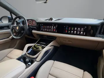 PORSCHE Cayenne S Sport-Design Hinterachslenkung BOSE
