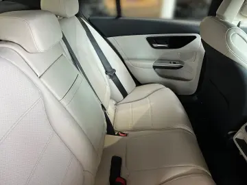 MERCEDES-BENZ C 220 d AVANTGARDE Distr. Kam LED Sound