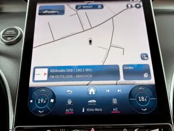 MERCEDES-BENZ C 200 4Matic-AMG-PANO-NAVI-KAM-LED-S-DACH-ACC