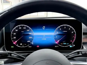 MERCEDES-BENZ C 200 4Matic-AMG-PANO-NAVI-KAM-LED-S-DACH-ACC
