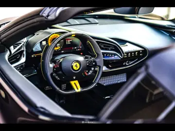 Ferrari SF90 Spider Atelier   Garantie 03 2029