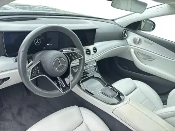 MERCEDES-BENZ E 300 de 4M Limousine AVANTGARDE HUD PANO BURM