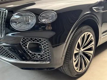 Bentley Bentayga EWB First Edition V8