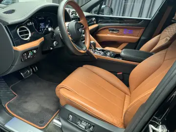 Bentley Bentayga EWB First Edition V8