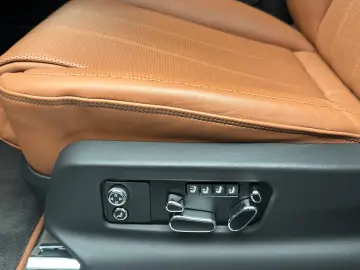 Bentley Bentayga EWB First Edition V8