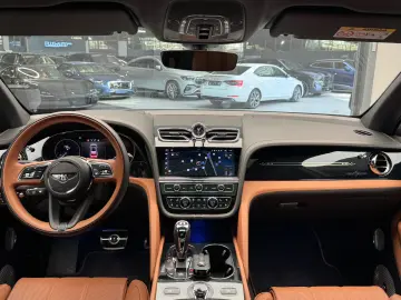 Bentley Bentayga EWB First Edition V8