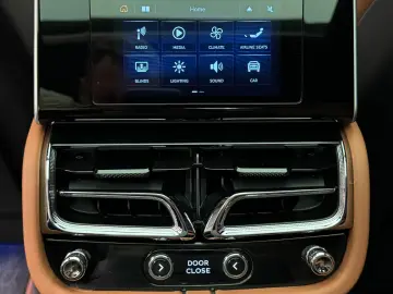 Bentley Bentayga EWB First Edition V8