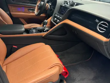Bentley Bentayga EWB First Edition V8