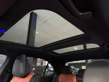 MERCEDES-BENZ C 220d Limo AMG-LINE PANO KAMERA CARPLAY