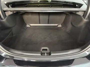 MERCEDES-BENZ C 220d Limo AMG-LINE PANO KAMERA CARPLAY