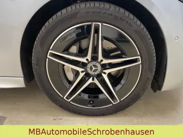 MERCEDES-BENZ C 220 Limousine AMG Line LED AHK Panorama