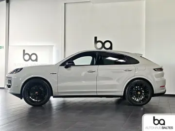 PORSCHE Cayenne Coupe E-Hyb Black Inno 2 1 2.Displ Luft