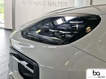 PORSCHE Cayenne Coupe E-Hyb Black Inno 2 1 2.Displ Luft