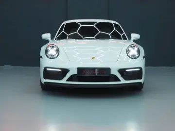 Porsche 911 Carrera GTS