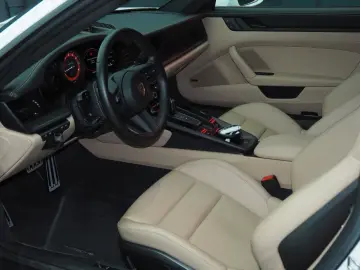 Porsche 911 Carrera GTS