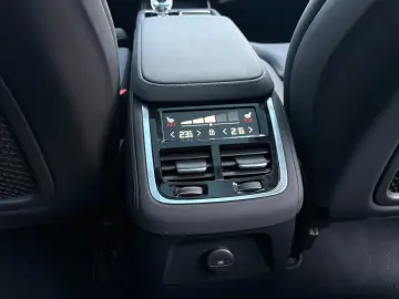 Volvo XC90 T8 Plus Dark AWD  PANO   360  HUD