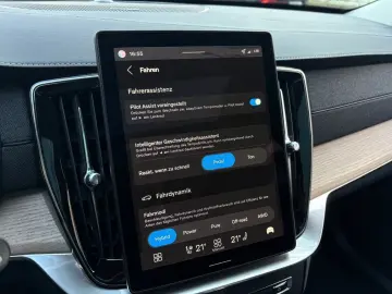 Volvo XC90 T8 Plus Dark AWD  PANO   360  HUD