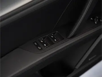 Porsche Cayenne Electric