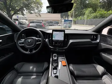 Volvo XC60 T6 AWD – Pano   HUD   360    AHK   Harman Kardon