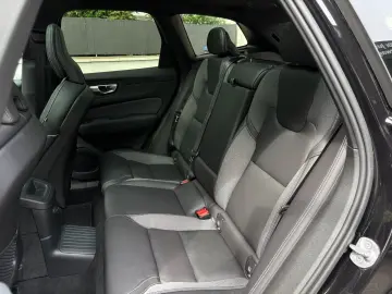 Volvo XC60 T6 AWD – Pano   HUD   360    AHK   Harman Kardon