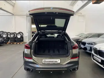 BMW X6 xDrive40d M Sport Pano Sky B&W 22 ́ ́ AHK STH