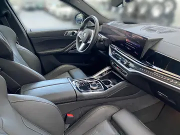 BMW X6 xDrive40d M Sport Pano Sky B&W 22 ́ ́ AHK STH