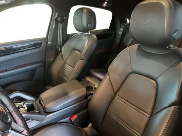 Porsche Cayenne Coupé E-Hybrid – Pano