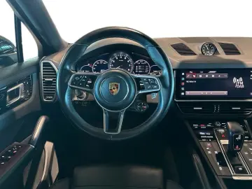 Porsche Cayenne Coupé E-Hybrid – Pano
