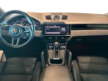 Porsche Cayenne Coupé E-Hybrid – Pano