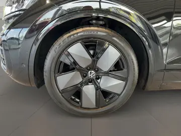 Volkswagen Touareg 3.0 TDI 4M R-Line 360  Pano