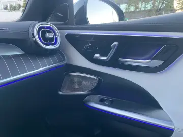 MERCEDES-BENZ C 200 d AMG Line Kam PDC LED Night Paket