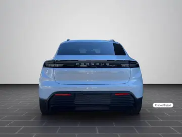 Porsche Macan Electric – Pano