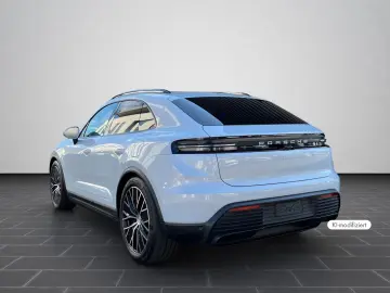 Porsche Macan Electric – Pano