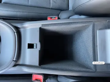 Porsche Macan Electric – Pano