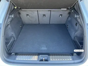 Porsche Macan Electric – Pano