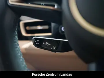 PORSCHE Taycan Surround-View LED Luftfederung BOSE 21z