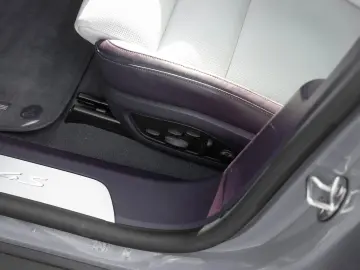 PORSCHE Taycan 4S SportDesign Paket Performancebatterie