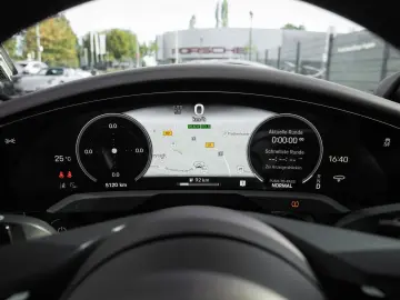 PORSCHE Taycan 4S SportDesign Paket Performancebatterie